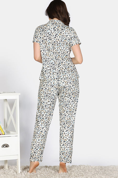 Zivame Snuggle Safari Knit Poly Pyjama Set - Antique White — image 3